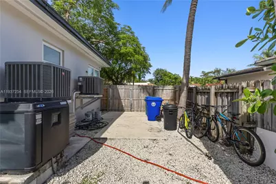 800 NE 72nd St, Miami, FL 33138 - Photo 36