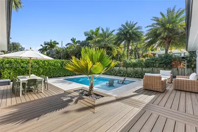 800 NE 72nd St, Miami, FL 33138 - Photo 30