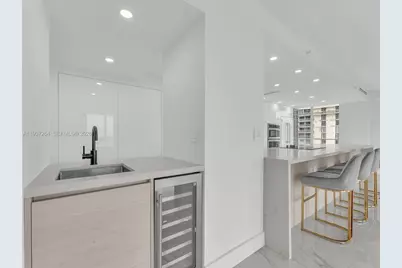 19707 Turnberry Way #25D, Aventura, FL 33180 - Photo 2