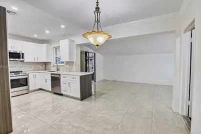 2500 NE 209th Ter, Miami, FL 33180 - Photo 4