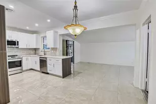 2500 NE 209th Terrace, Miami, FL 33180 - Photo 4