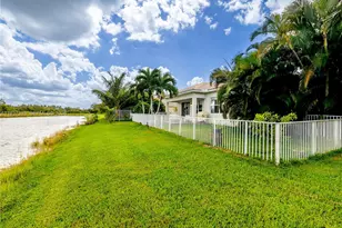 903 NW 167th Ave, Pembroke Pines, FL 33028 - Photo 12