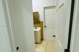 1330 NW 5th St, Miami, FL 33125 - Photo 14