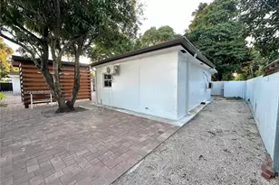 1211 W 34th St, Hialeah, FL 33012 - Photo 24