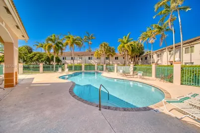 7785 NW 22nd Ct #104, Pembroke Pines, FL 33024 - Photo 32