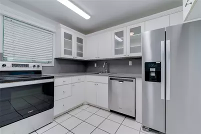 1428 Euclid Ave #404, Miami Beach, FL 33139 - Photo 12