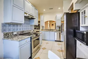 13174 NW 9th Ct, Pembroke Pines, FL 33028 - Photo 4