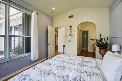 13174 NW 9th Ct, Pembroke Pines, FL 33028 - Photo 16