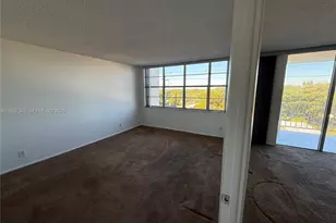 16740 NE 9th Ave, North Miami Beach, FL 33162 - Photo 10