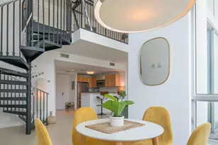 300 S Biscayne Blvd, Miami, FL 33131 - Photo 8