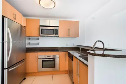 300 S Biscayne Blvd #L-428, Miami, FL 33131 - Photo 10