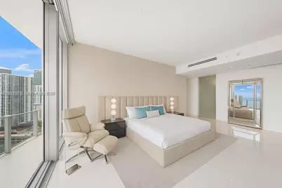 300 Biscayne Blvd Way #2703, Miami, FL 33131 - Photo 10