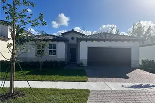 2422 SE 30th St, Homestead, FL 33035 - Photo 2