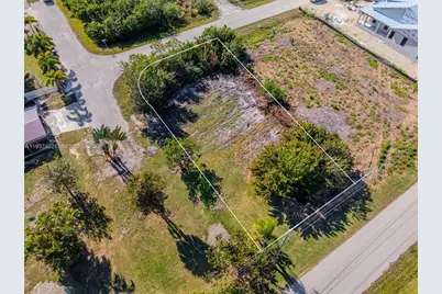 7324 Cobb Rd, Other City - In The State Of Florida, FL 33922 - Photo 1