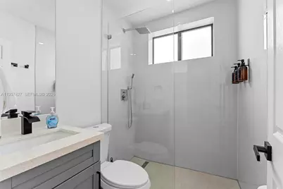 1144 SW 4th St #8, Miami, FL 33130 - Photo 14