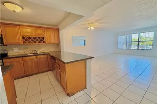 2320 S Cypress Bend Dr, Pompano Beach, FL 33069 - Photo 6