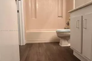 6031 Shaker Wood Cir, Tamarac, FL 33319 - Photo 4