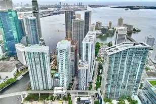 31 SE 6th St, Miami, FL 33131 - Photo 1