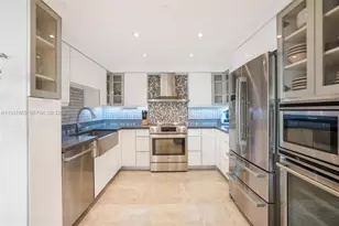 5225 Collins Ave, Miami Beach, FL 33140 - Photo 14