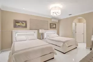 8843 Hawthorne Ave, Surfside, FL 33154 - Photo 16