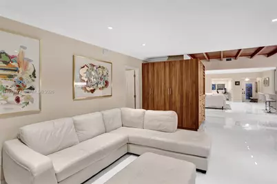 8843 Hawthorne Ave, Surfside, FL 33154 - Photo 12