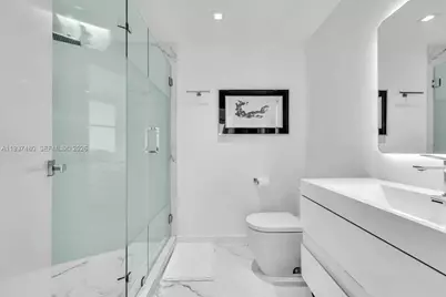 300 S Pointe Dr #1404, Miami Beach, FL 33139 - Photo 16
