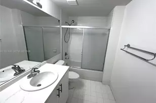 5091 NW 7th St, Miami, FL 33126 - Photo 6
