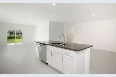 811 SE Seahouse Dr, Port Saint Lucie, FL 34983 - Photo 4