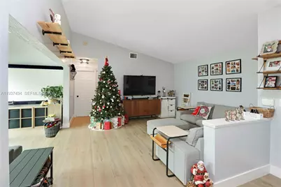 6011 Manchester Ln, Davie, FL 33331 - Photo 8