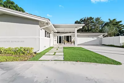 400 SW 62nd Ave, Plantation, FL 33317 - Photo 4