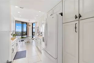 20281 E Country Club Dr, Aventura, FL 33180 - Photo 16