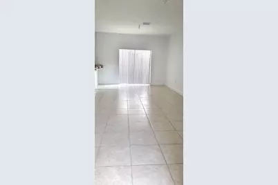 2685 SE 13th St, Homestead, FL 33035 - Photo 2