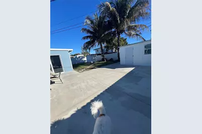1461 E 9th Ct, Hialeah, FL 33010 - Photo 26