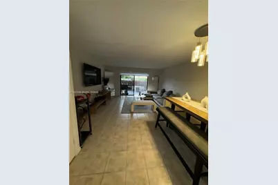 12032 S Las Palmas Dr, Pembroke Pines, FL 33025 - Photo 8