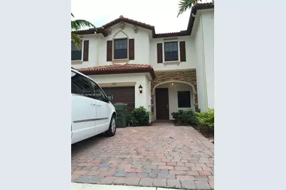 394 NE 37th Ave, Homestead, FL 33033 - Photo 2