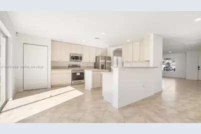 12838 SW 47th St, Miramar, FL 33027 - Photo 4