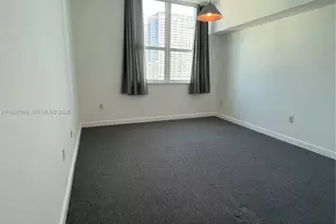 31 SE 5th St, Miami, FL 33131 - Photo 10