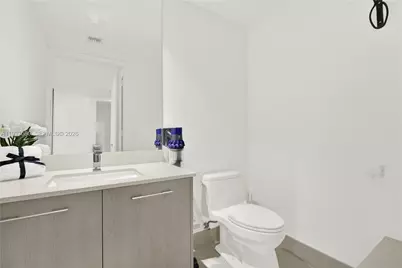 45 SW 9th St #1609, Miami, FL 33130 - Photo 16