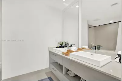 45 SW 9th St #1609, Miami, FL 33130 - Photo 18