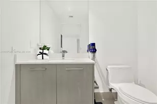 45 SW 9th St, Miami, FL 33130 - Photo 14