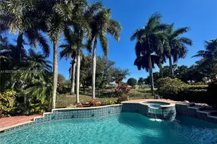 2442 Poinciana Ct, Weston, FL 33327 - Photo 2