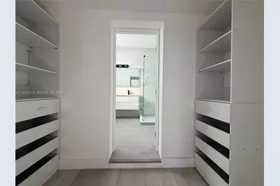 561 NW 41st St #0, Miami, FL 33127 - Photo 8