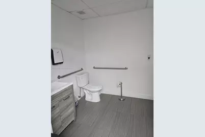 8221 NW 30th Ter, Doral, FL 33198 - Photo 8