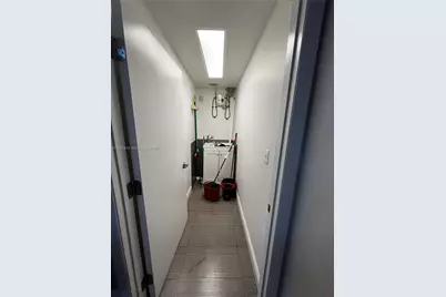 8221 NW 30th Ter, Doral, FL 33198 - Photo 20