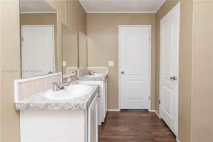 21661 NW 8th Ct, Pembroke Pines, FL 33029 - Photo 6