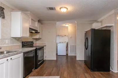 21661 NW 8th Ct, Pembroke Pines, FL 33029 - Photo 12