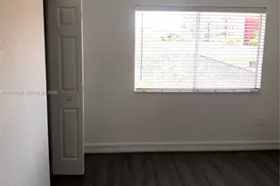 7995 NW 8th St, Miami, FL 33126 - Photo 12