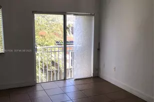 7995 NW 8th St, Miami, FL 33126 - Photo 8