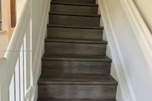 7995 NW 8th St, Miami, FL 33126 - Photo 6