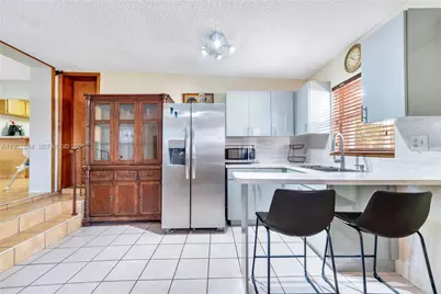 5015 E Palm Ct, Hialeah, FL 33013 - Photo 18